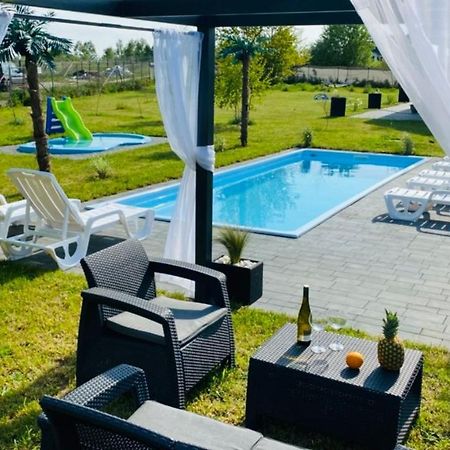 Domki Black Pearl Mielno Basen Sauna Jacuzzi Exteriér fotografie