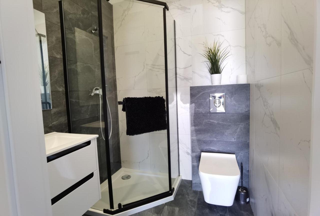 Domki Black Pearl Mielno Basen Sauna Jacuzzi Exteriér fotografie